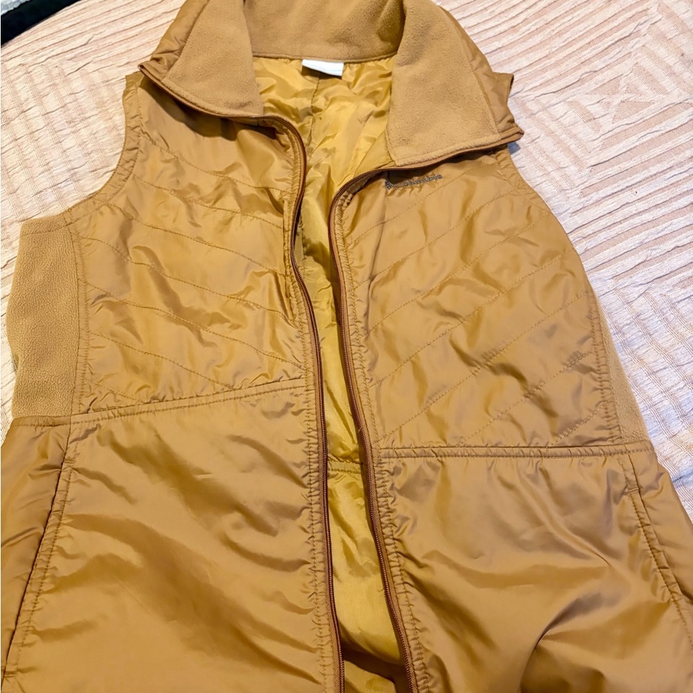 Columbia Tan Quilted Vest